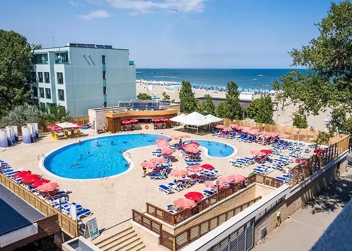 Aurora מלון מאמאיה